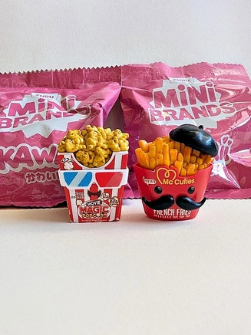 ZURU Mini Brands Kawaii - Scented Popcorn And Fries